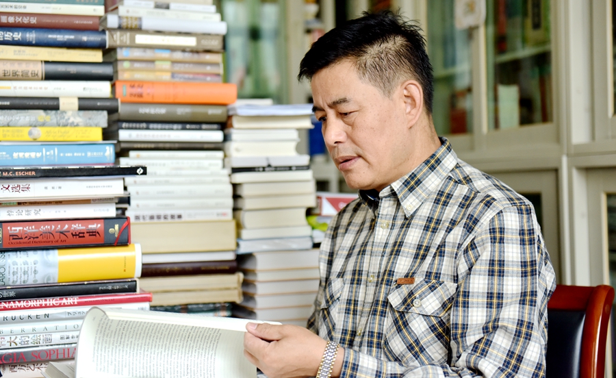 独家我校教师代钦首次提出可视的数学文化