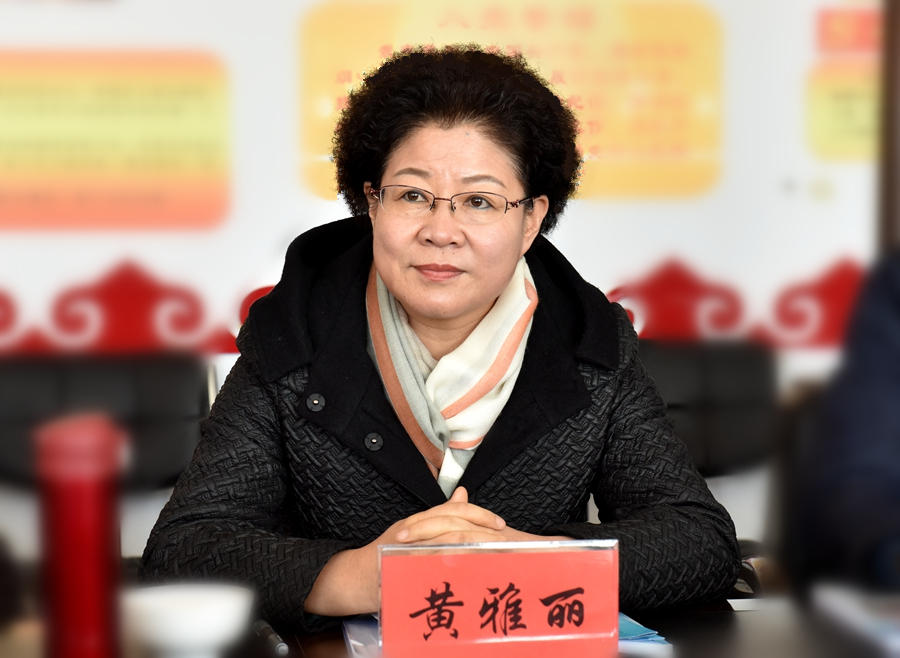 校党委书记黄雅丽,副校长王来喜一行赴红旗庙嘎查调研-内蒙古师范大学